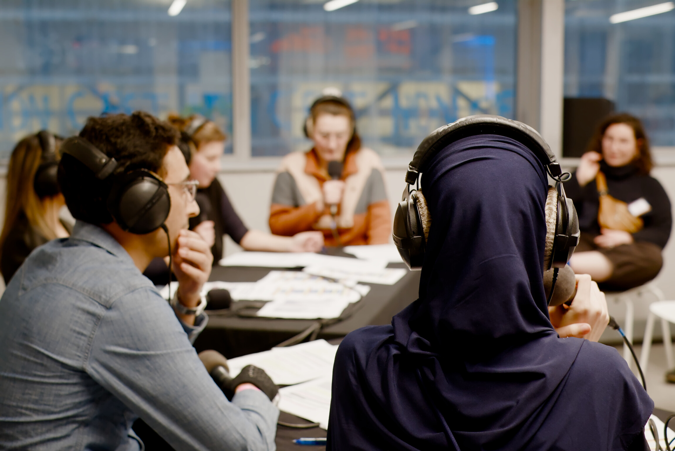 La science comme outil de résistance : Micro-Gravité, l'émission scientifique réalisée par les étudiant.es de Nantes Université à La Nuit Blanche des Chercheurs